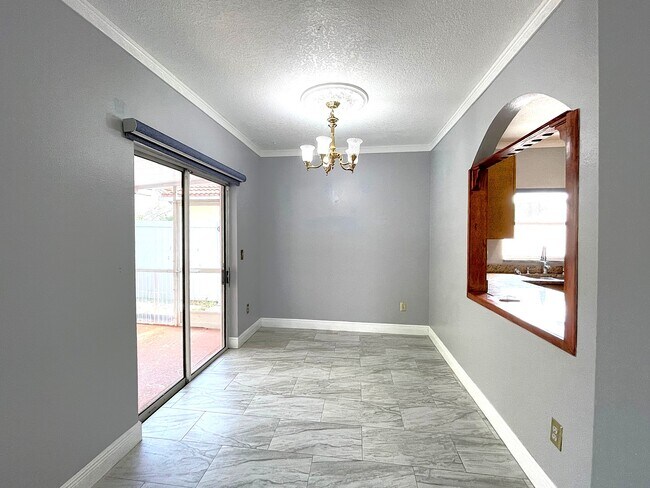 Building Photo - 2348 Cordova Ct