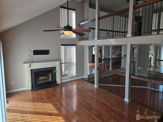 Building Photo - 3612 Bloomingdale Dr