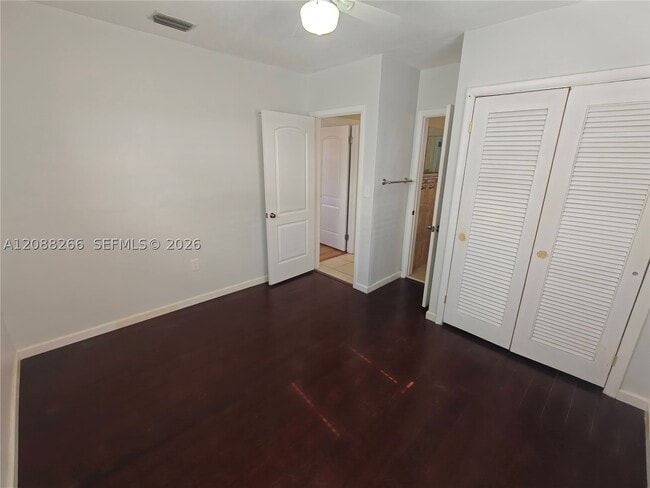 Building Photo - 801 N 70th Way