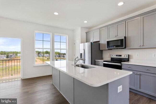 Building Photo - 88 Mossdale Blvd