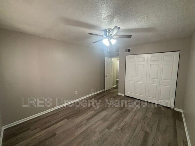 Building Photo - 1605 Terrace Dr