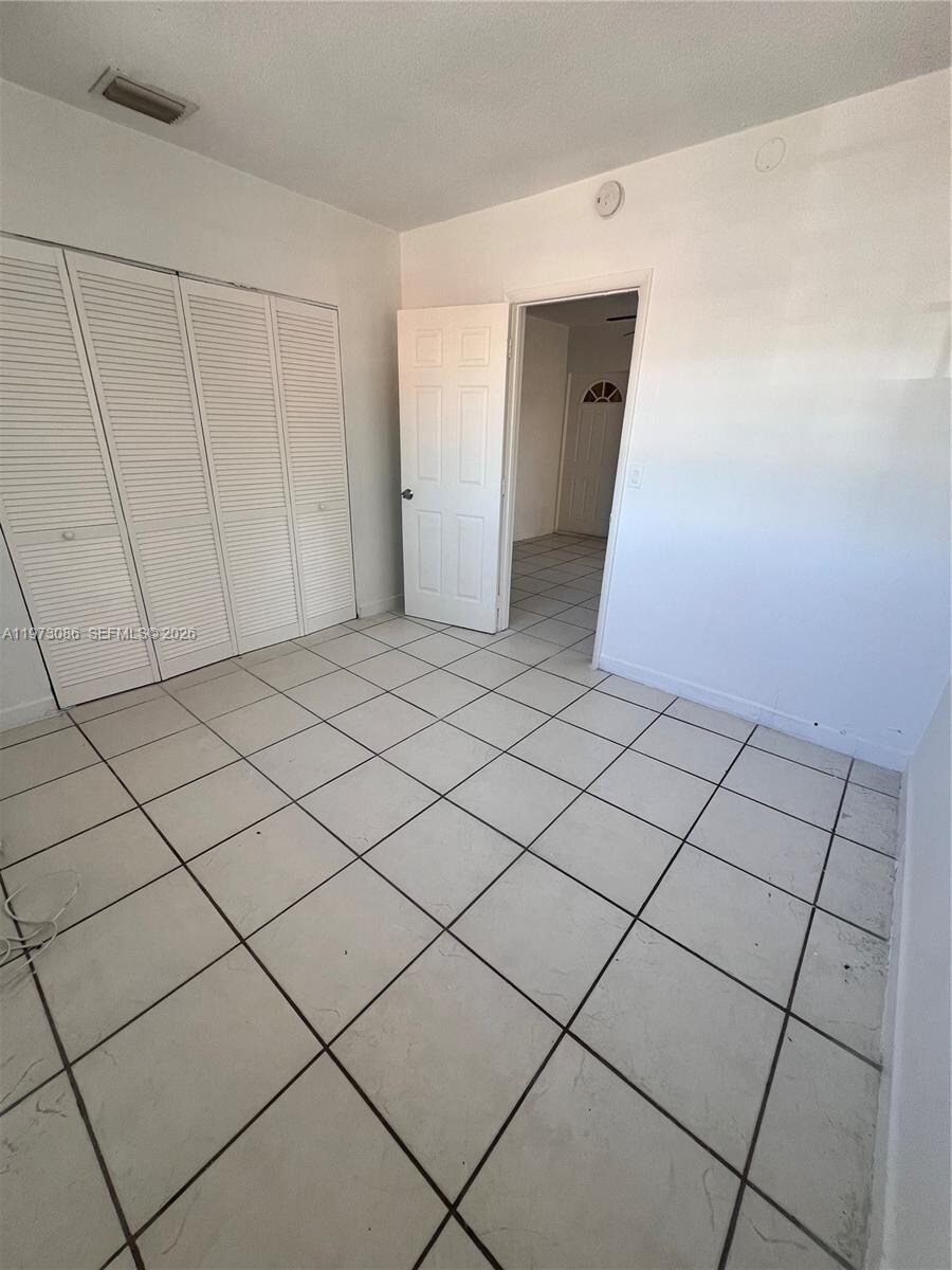 Building Photo - 608 SW 15th Ave