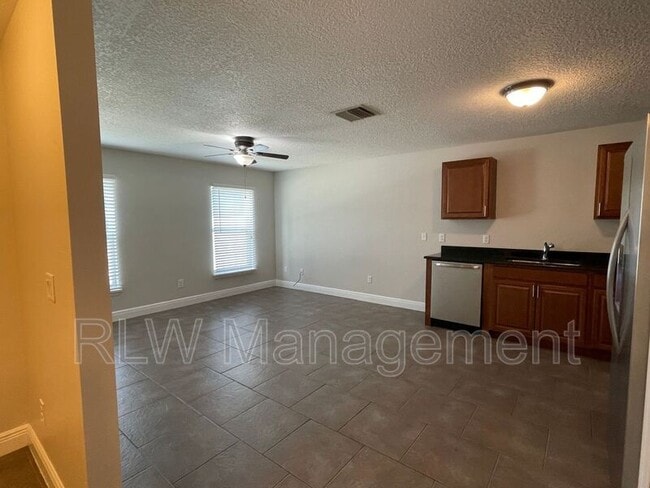 Building Photo - 528 E Citrus Ave