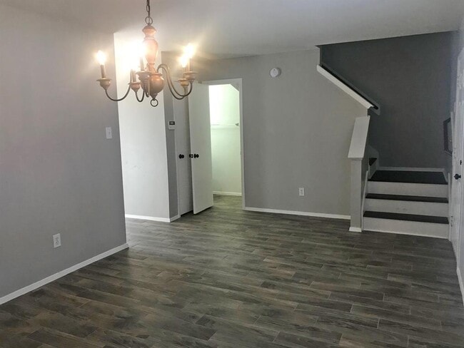 Building Photo - 26840 Wellington Ct