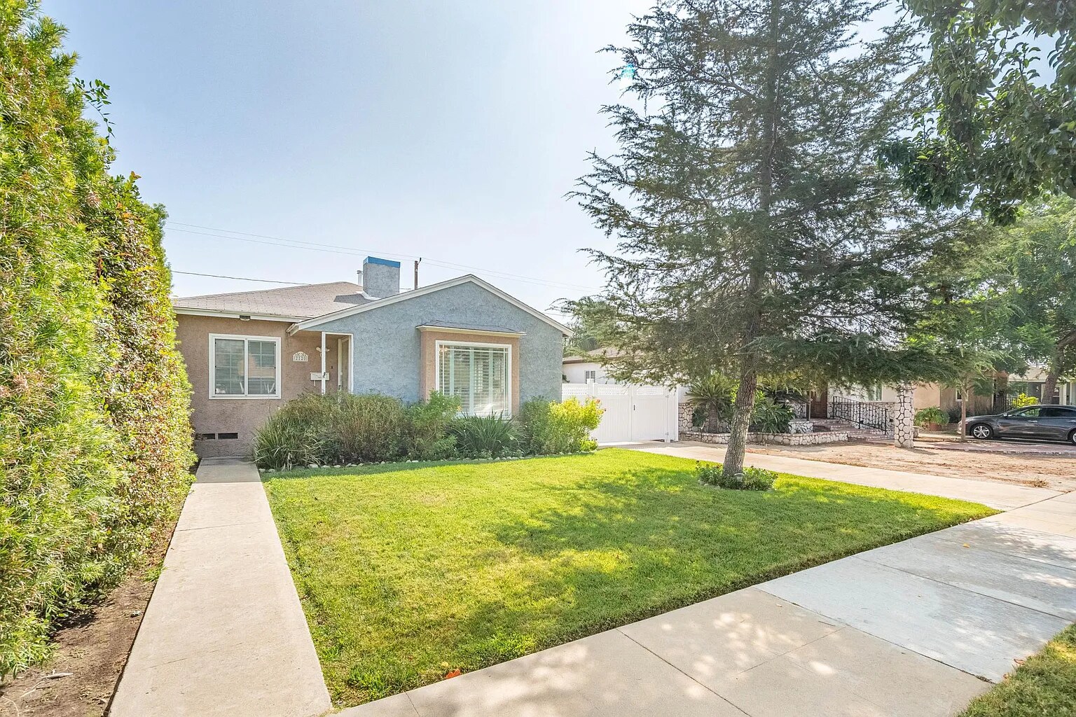 Building Photo - 2120 N Valley St