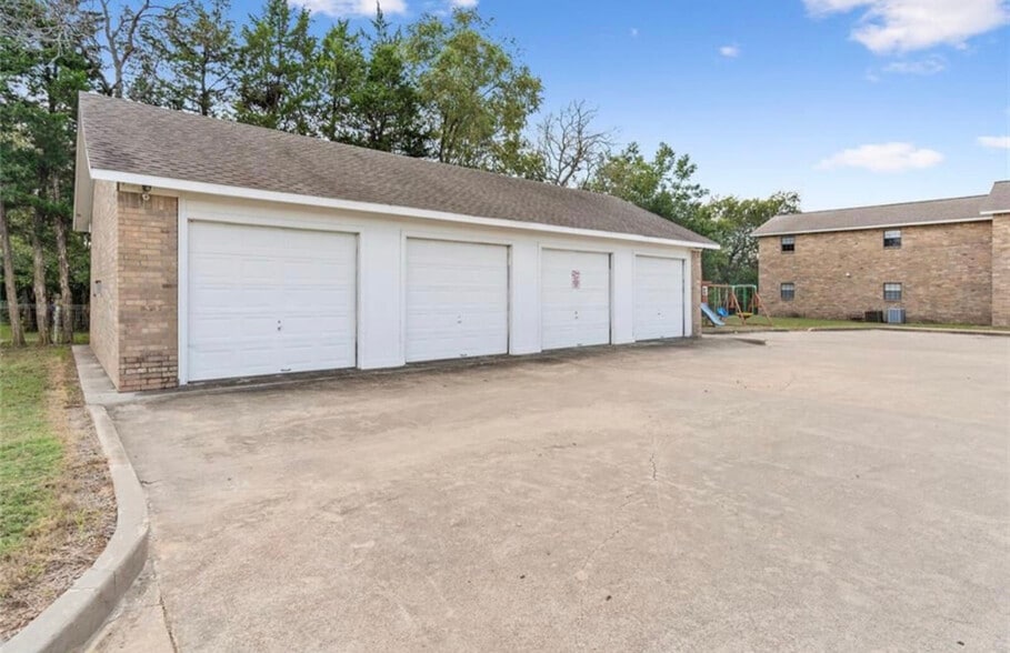 Building Photo - 317 N Katy Rd