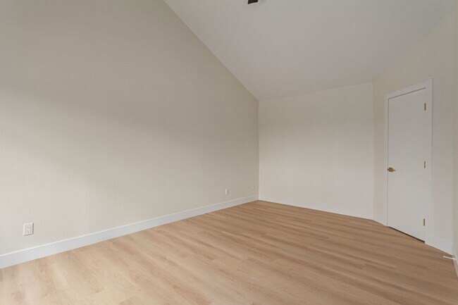 Building Photo - Charming 3-Bedroom Mid-Century Gem in the ...