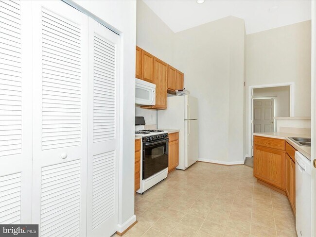 Building Photo - 501 Patton Cir