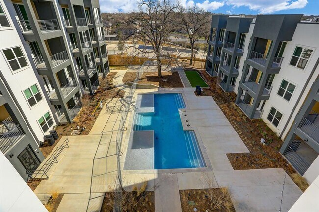 Building Photo - 4801 Springdale Rd