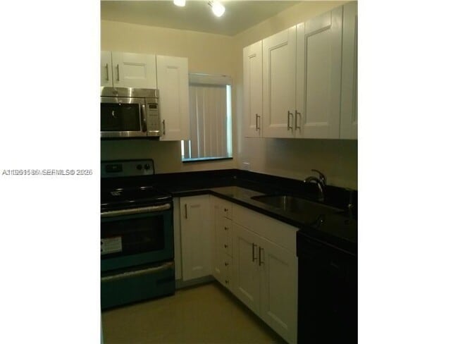 Building Photo - 5614 Taylor St