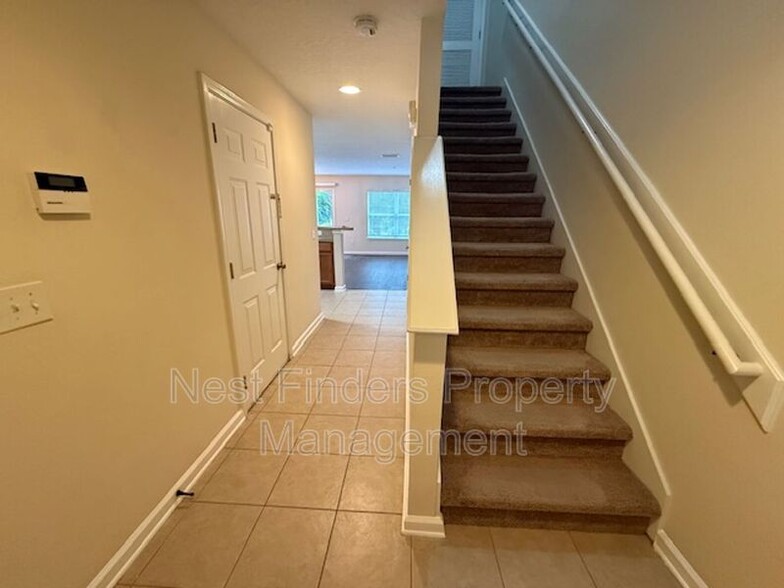 Building Photo - 808 S Black Cherry Dr