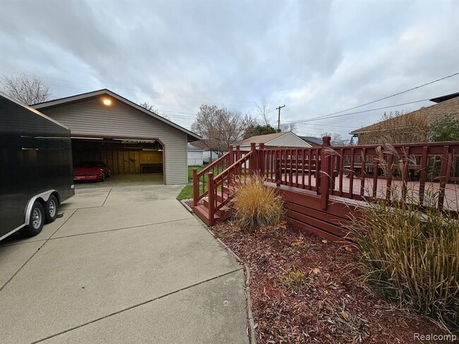 Building Photo - 5709 N Gulley Rd