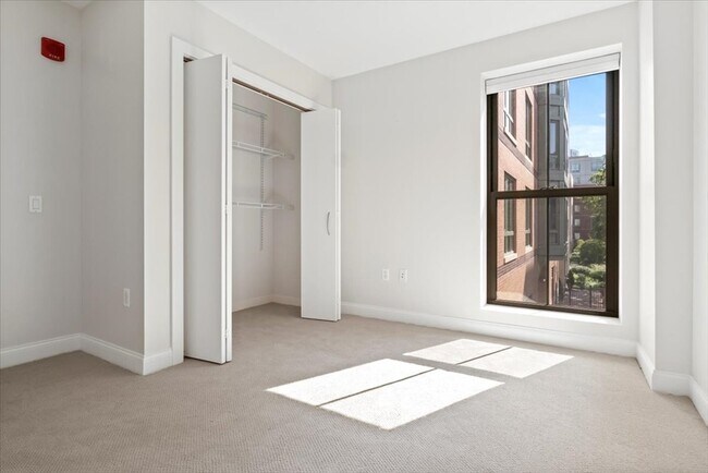 Building Photo - 24 Second St