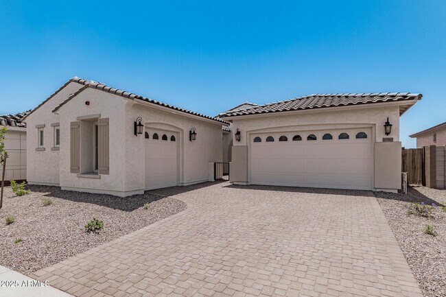 Primary Photo - 16981 W Cameron Dr