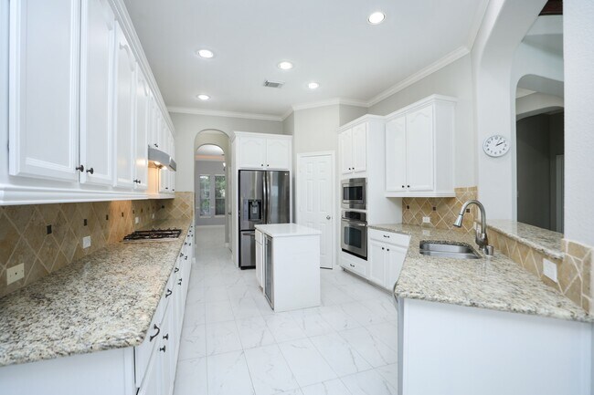 Building Photo - 21719 China Green Dr
