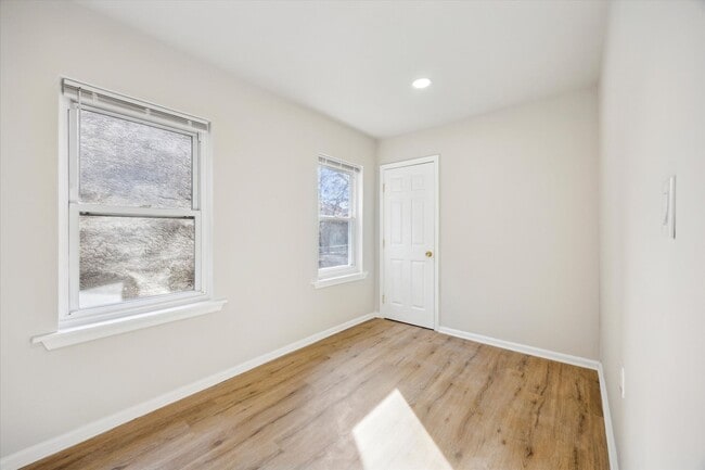 Building Photo - Stunning 4-Bedroom Townhome in the Heart of Francisville! Available NOW! Last Month’s Rent waived...