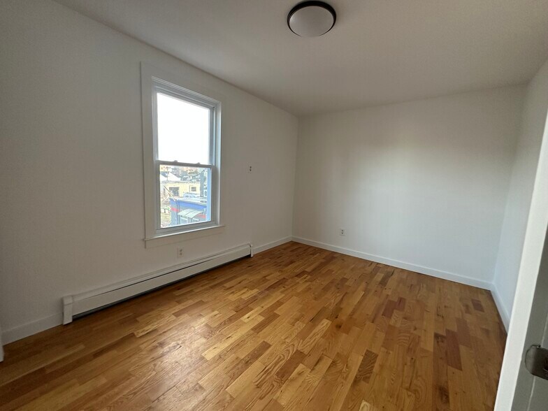 Building Photo - 20 Taff Ave