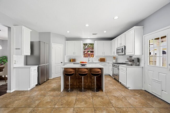 Building Photo - 16503 Shady Canyon Ct