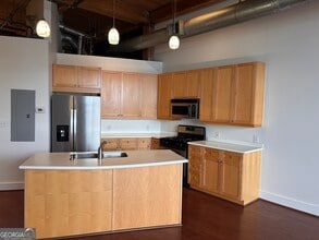 Building Photo - 204 Walker St SW