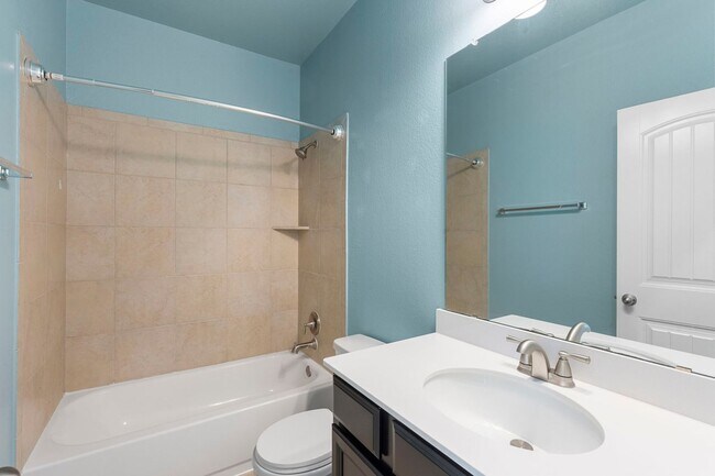 Building Photo - Dripping Springs Charmer