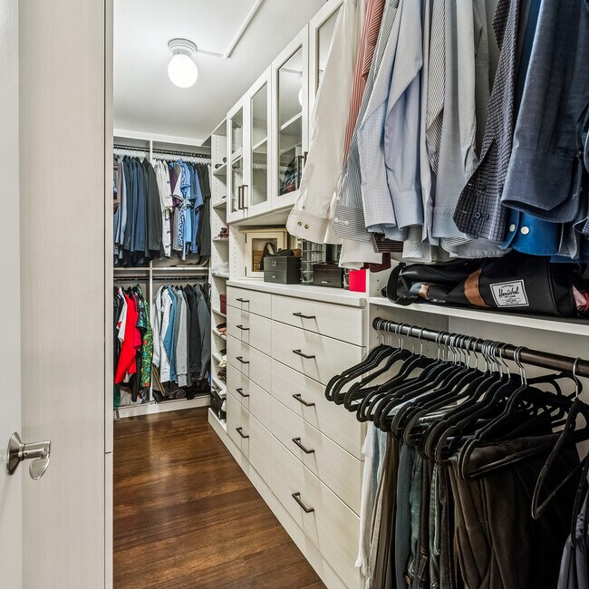 Building Photo - 1030 N State St