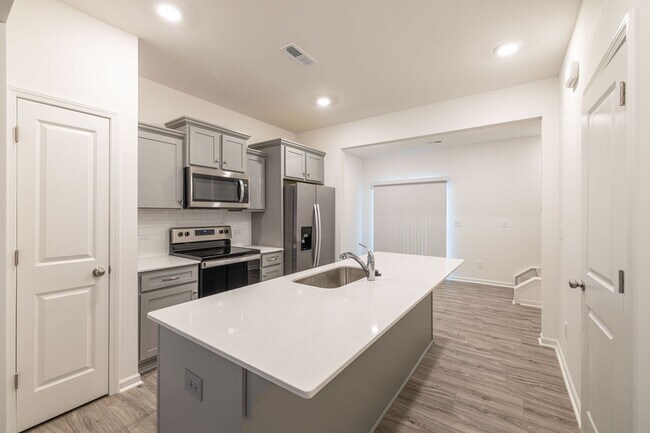 Building Photo - 1365 Darlington Dr