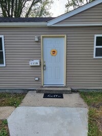 Building Photo - Enjoy this beautifully remodeled 3-bedroom, 1-bath home