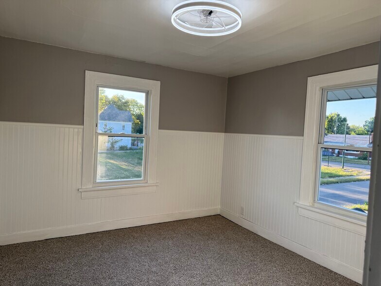 Primary Photo - 718 Randolph St