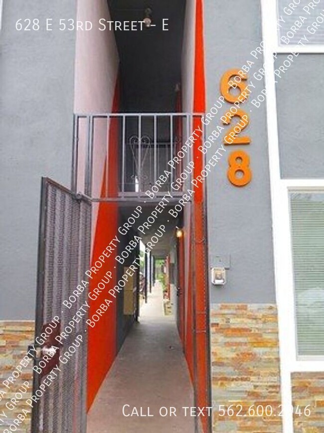 Building Photo - ** CHARMING 2-BEDROOM 1-BATH IN A GATED CO...