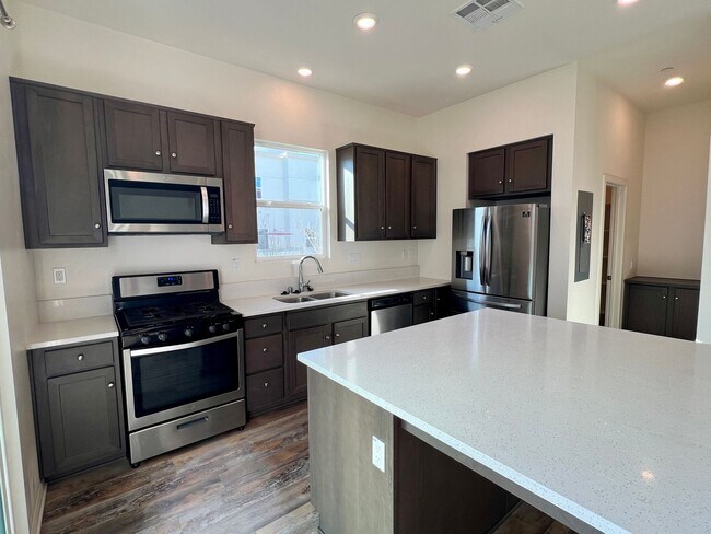 Building Photo - Luxury Living at Suwerte 2 Bedroom 2.5 Bat...