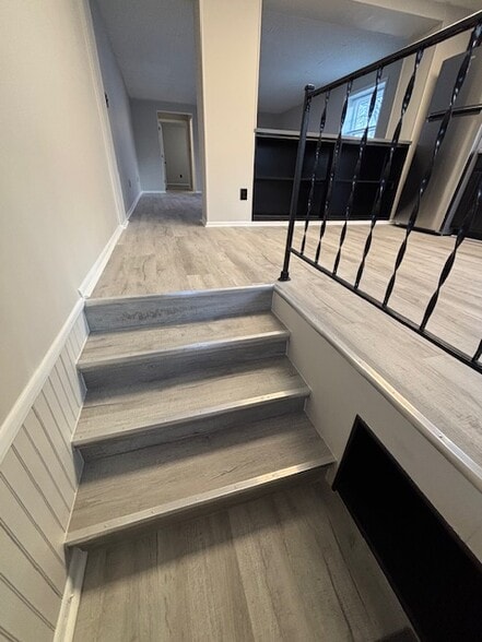 Building Photo - 2379 Table Rock Rd