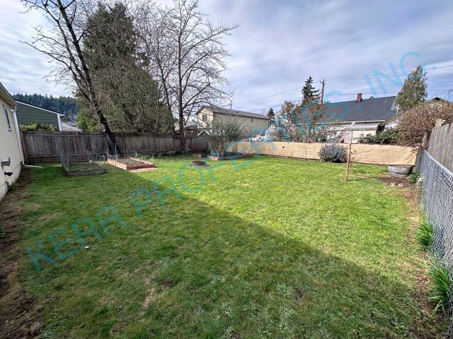 Building Photo - Charming 2-Bed Bungalow Retreat in Heart of Portland – Cozy 850 Sq Ft Space Awaits!