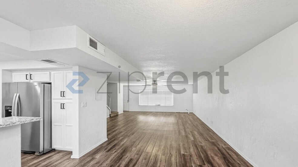 Building Photo - 5188 E Ashlan Ave