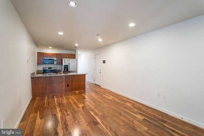 Primary Photo - 132 S 46th St