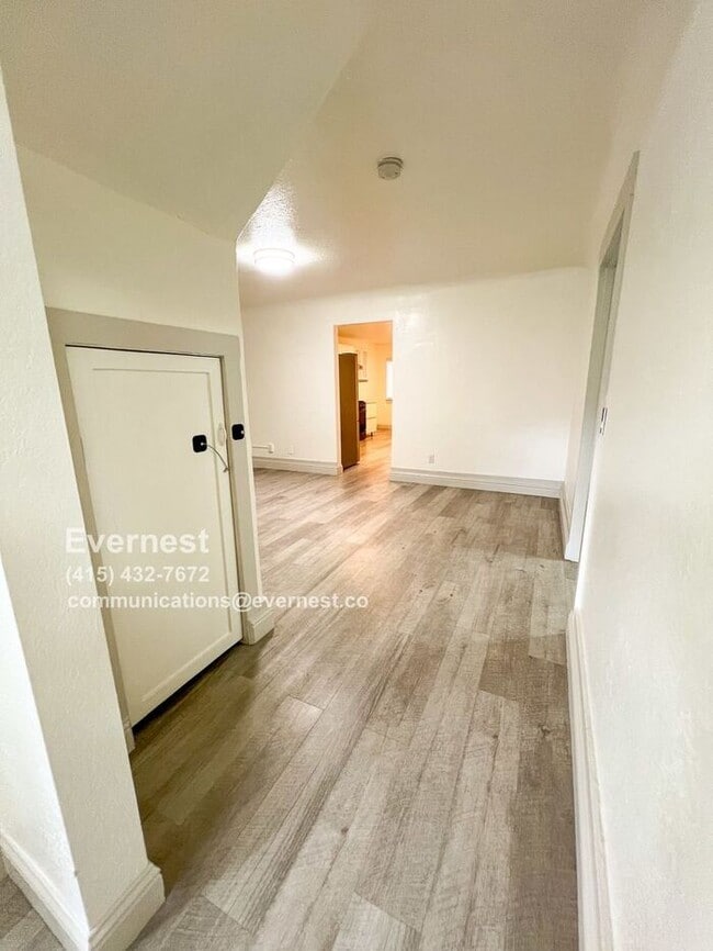 Building Photo - 884 29th St