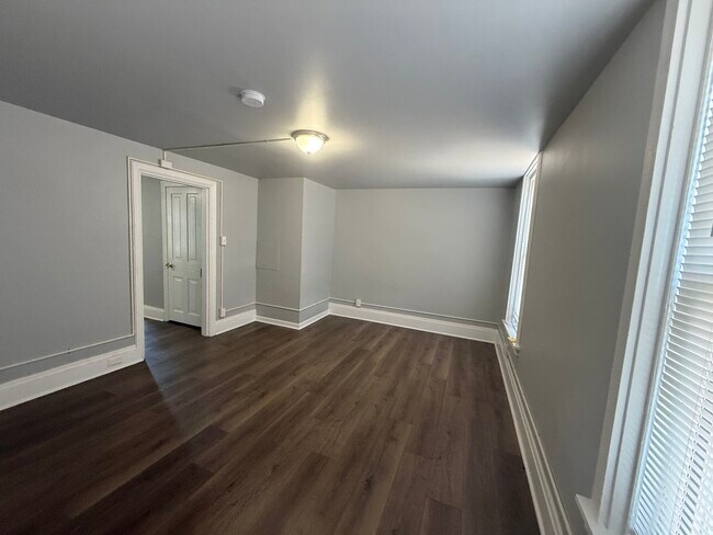 Building Photo - 266 Forster St