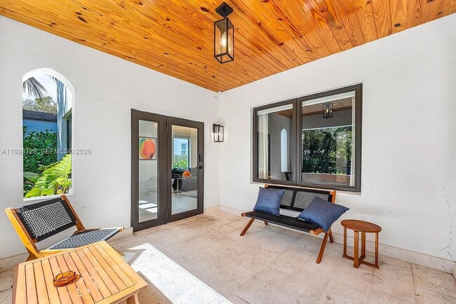 Building Photo - 445 NE 76th St