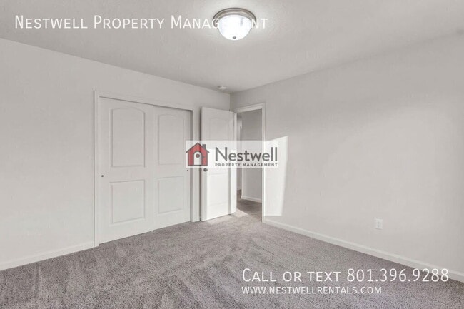 Building Photo - 1836 N Willet Dr