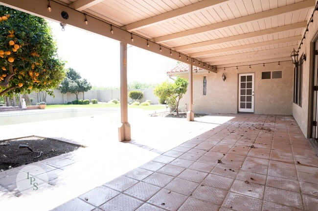 Building Photo - Madera Home, 3BR/3BA, Blt 1983 – Fully Rem...