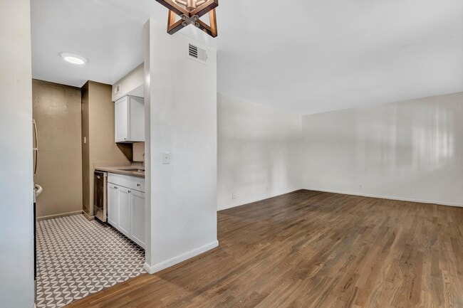 Interior Photo - Rosewood Commons