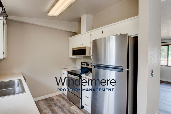 Building Photo - 549 W Ocean View Dr
