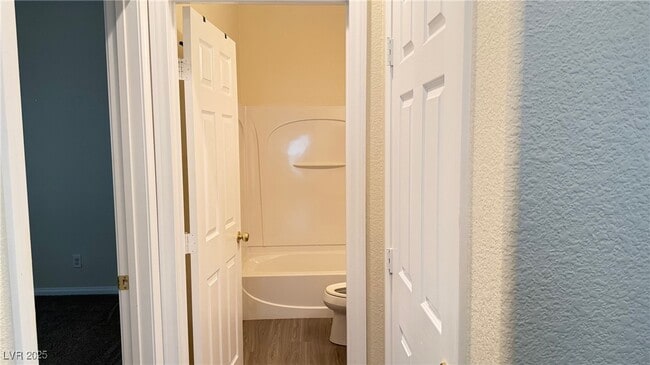 Building Photo - 10110 Poppy Plant St