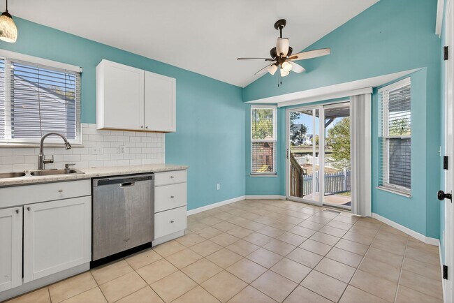Building Photo - Move-In Ready Gem on a Corner Lot in O’Fal...