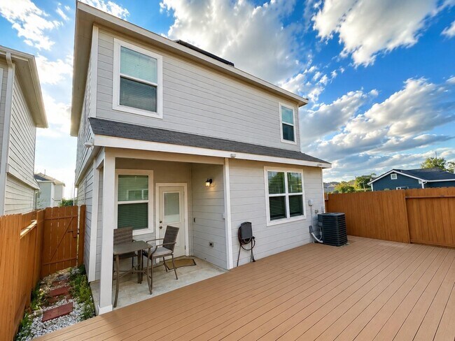 Building Photo - 3910 Deledda Dr