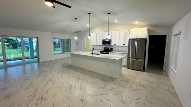 Building Photo - 1153 NW 7th Pl