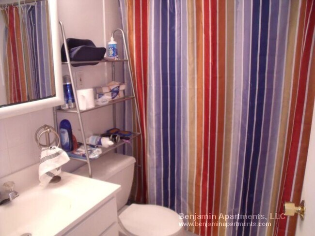 Building Photo - 226 Parker Hill Ave