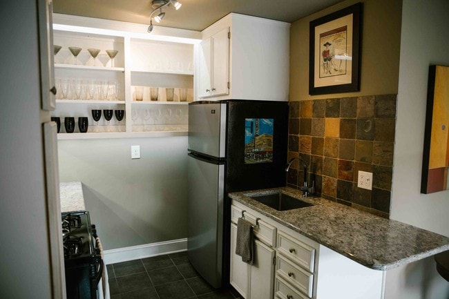 Building Photo - 2733 Girard Ave S