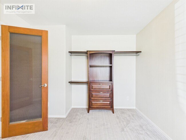 Building Photo - 1112 Longbow Ln