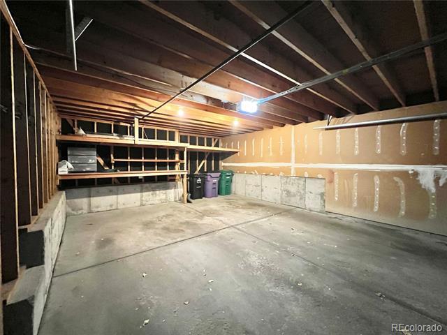 Building Photo - 9112 E Amherst Dr