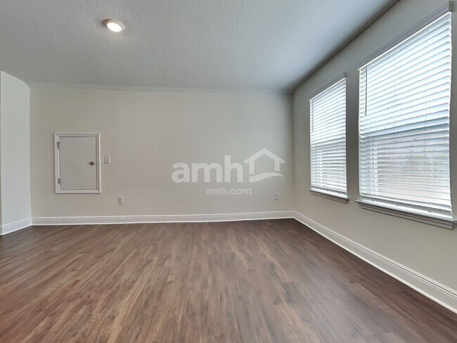 Building Photo - 6355 Emerald Hls Wy